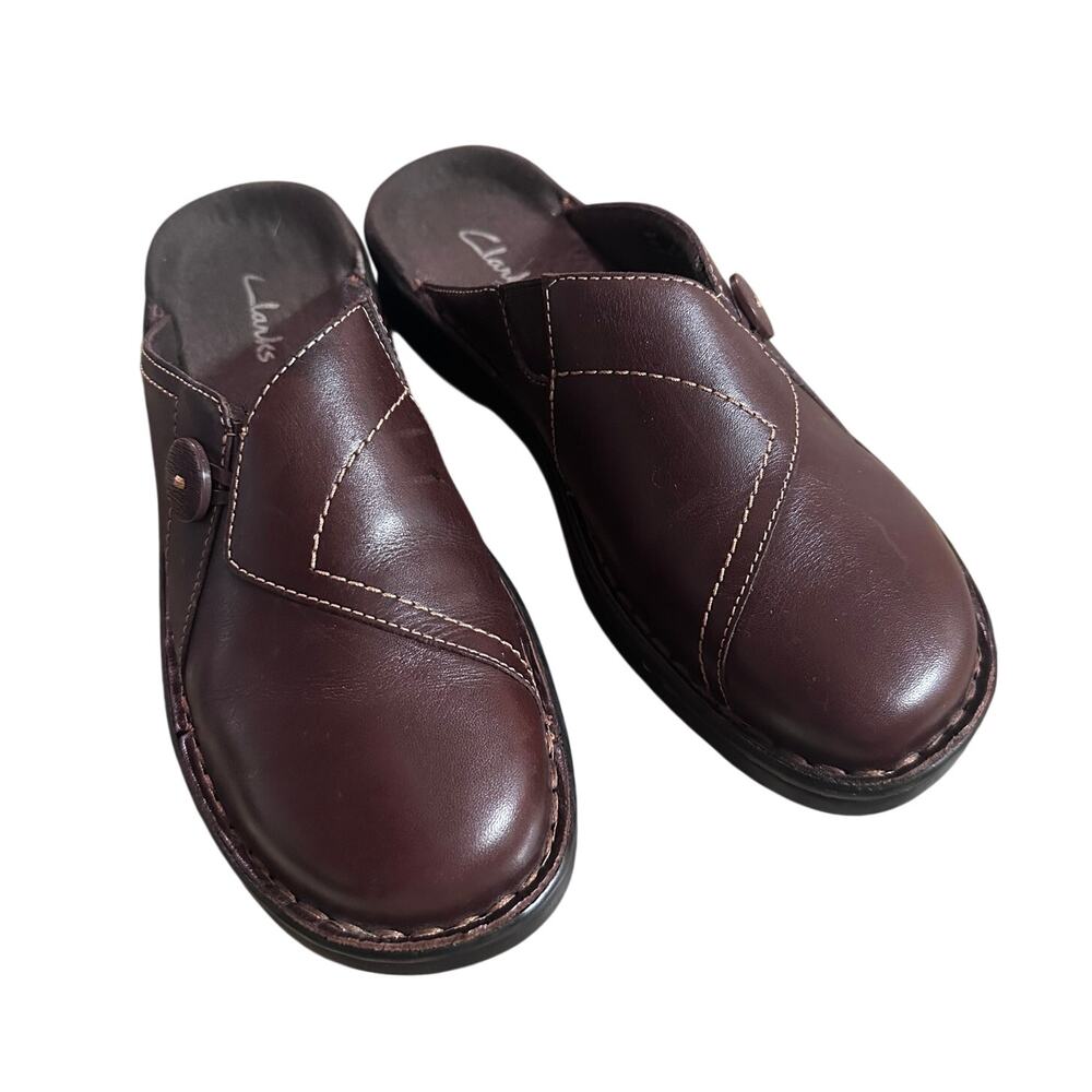 Clarks Leisa Vine Dark Brown Leather Mule Clogs Button Shoes 7 Granolacore EUC
